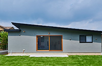 広い庭のある平屋