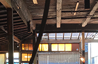 ある古い小さなアーケード再生計画のお手伝い。工事途中のスナップです。